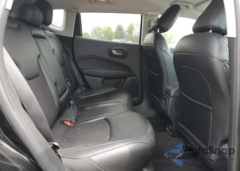 2021 Jeep Compass Latitude z USA, uszkodzony, nr VIN 3C4NJDBB8MT547843